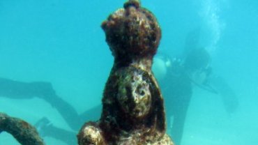 Underwater Statue