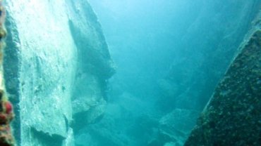 Underwater valley