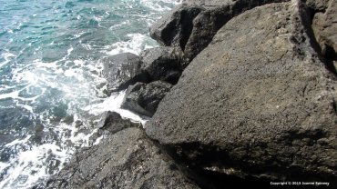 Sea on the Rocks